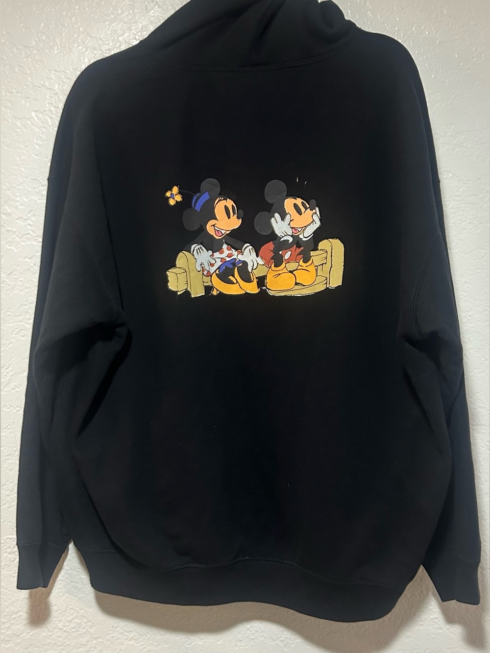 Disney Uniqlo XXL Black Mickey & Minnie “It’s Something Wonderful”